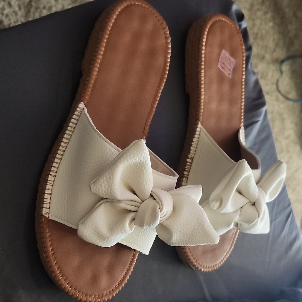 Elegant Cream Bow Slide Sandals